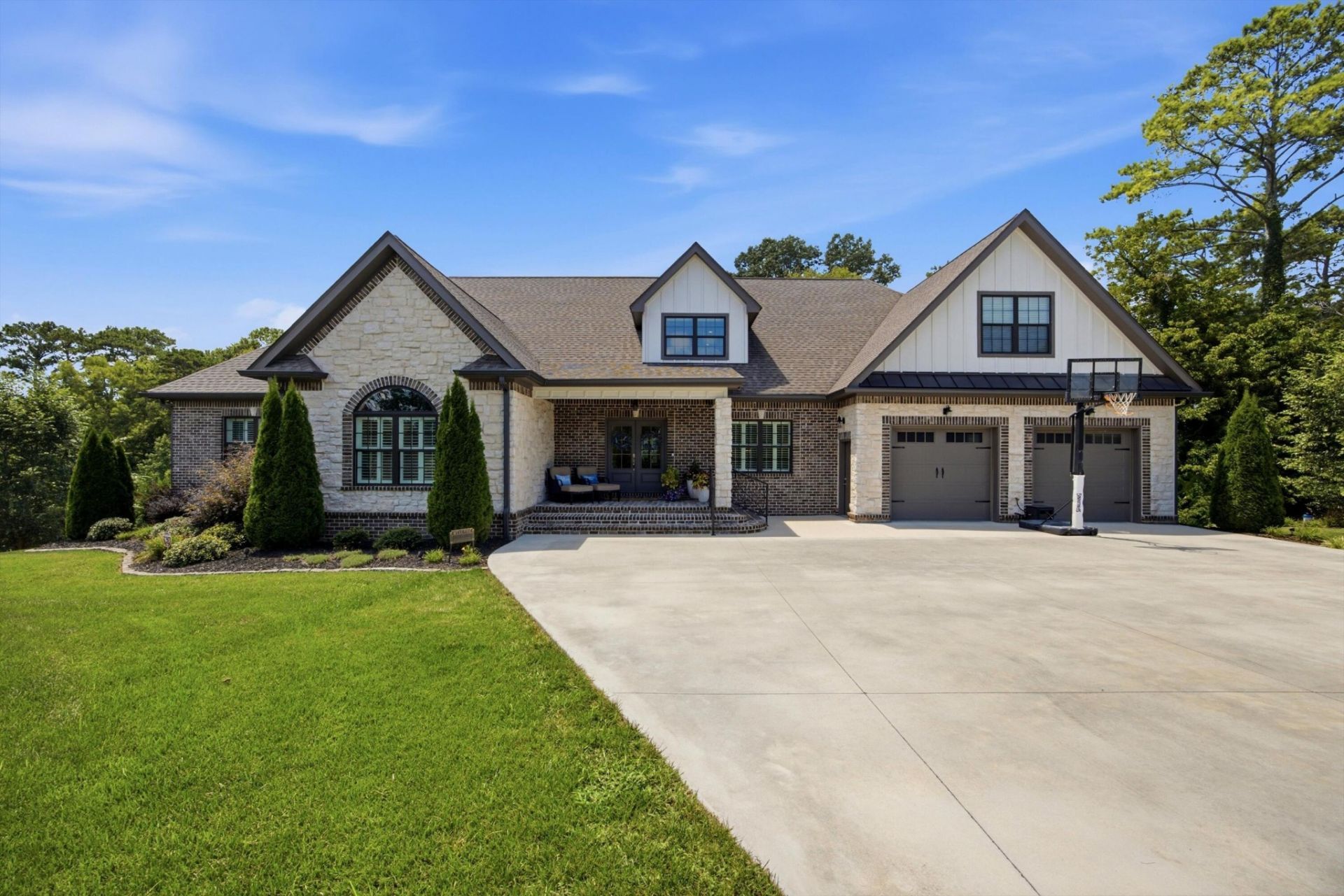 6805 Lakeshore Drive, Chattanooga, TN 37416 Main Photo