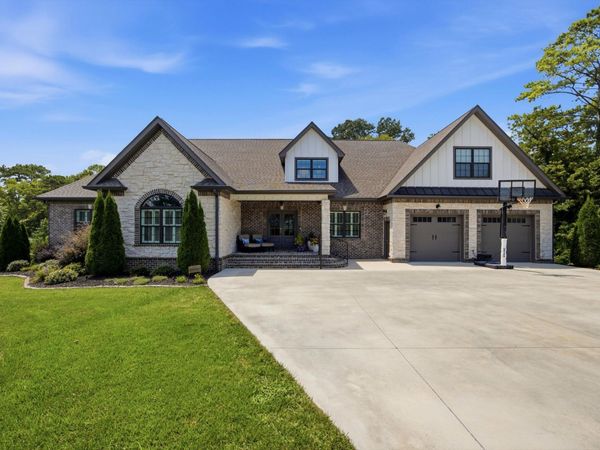 6805 Lakeshore Drive , Chattanooga, TN 37416
