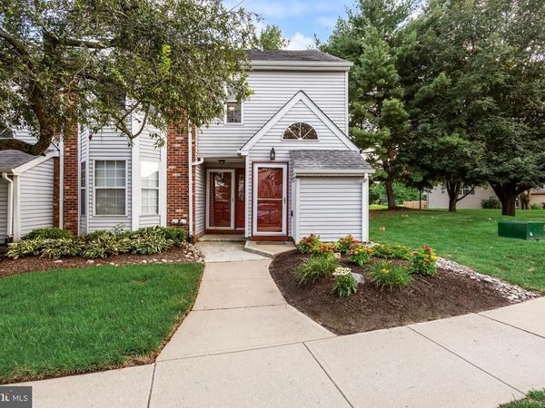 2 PINEWOOD DR, HAMILTON, NJ 08690