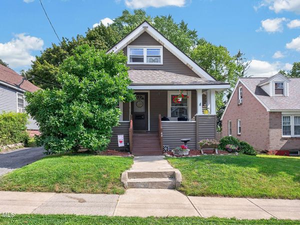 42 Jackson Avenue, Schenectady, NY 12304