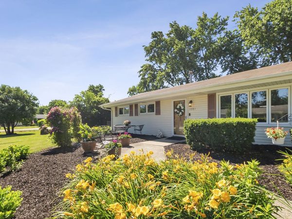 1001 63rd Place, La Grange Highlands, IL 60525