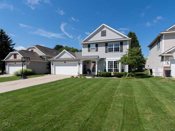 5791 Hickory Hill Court SE, Kentwood, MI 49512