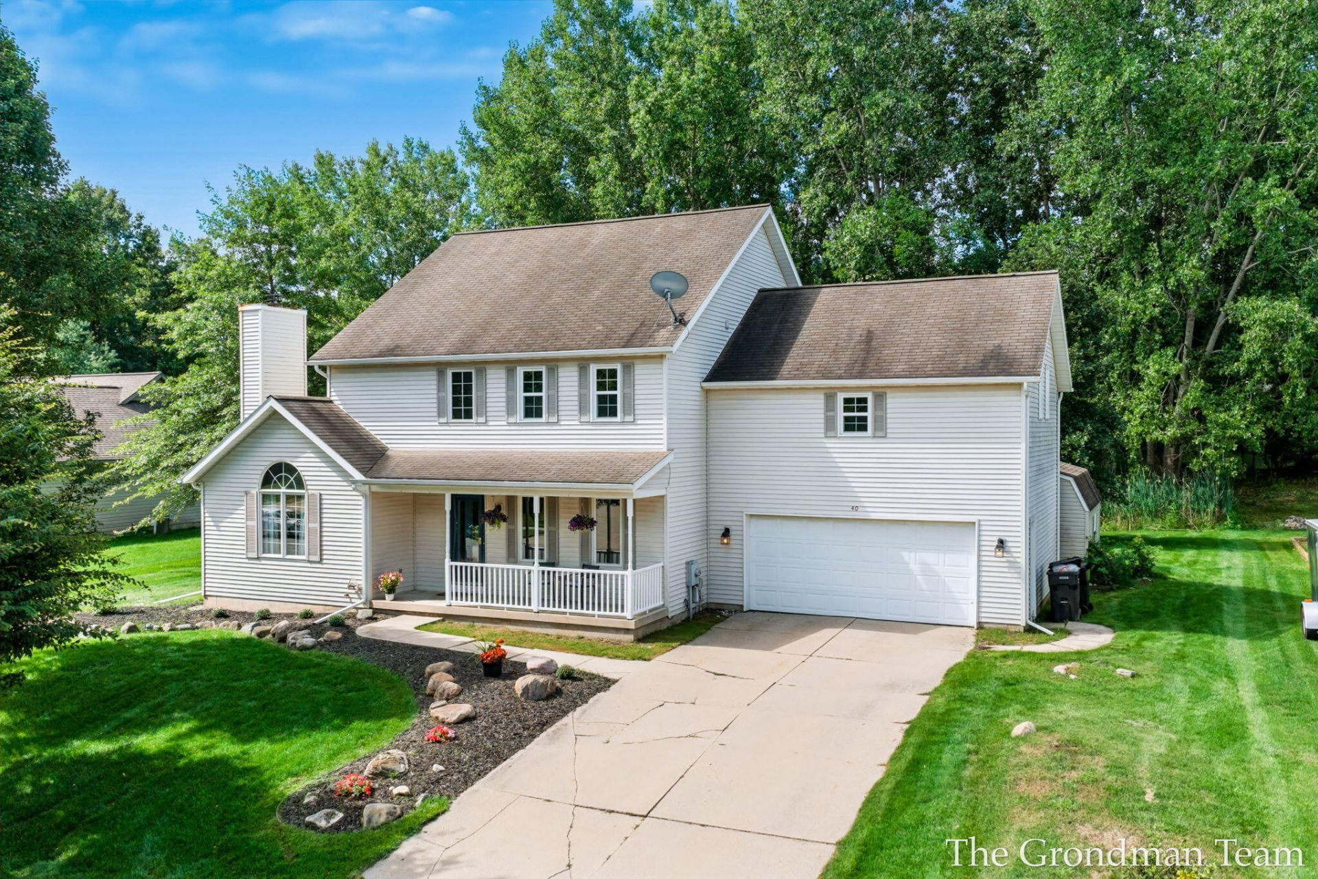 40 Rockview Drive Ne, Rockford, MI 49341 Main Photo
