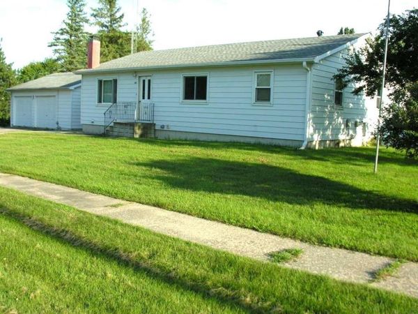 208 W School Street, Stacyville, IA 50476