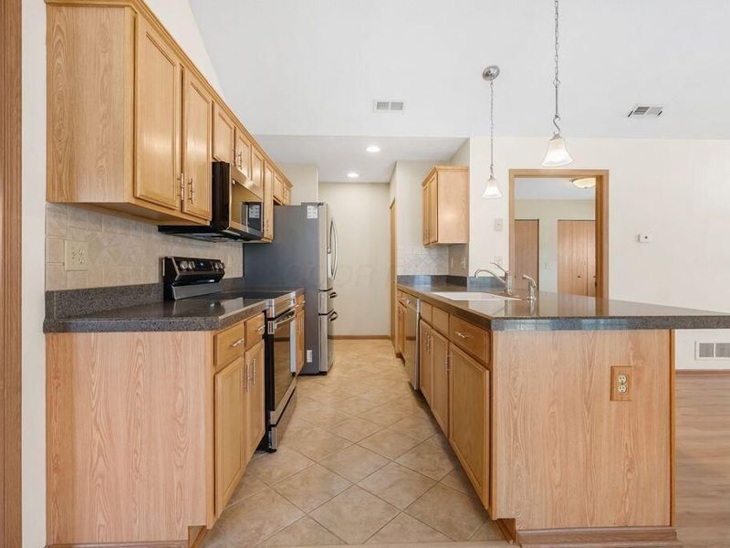 1297 Amberlea Drive E, Unit 12, Columbus, OH 43230 Photo 17