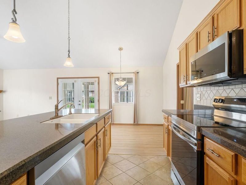 1297 Amberlea Drive E, Unit 12, Columbus, OH 43230 Photo 23