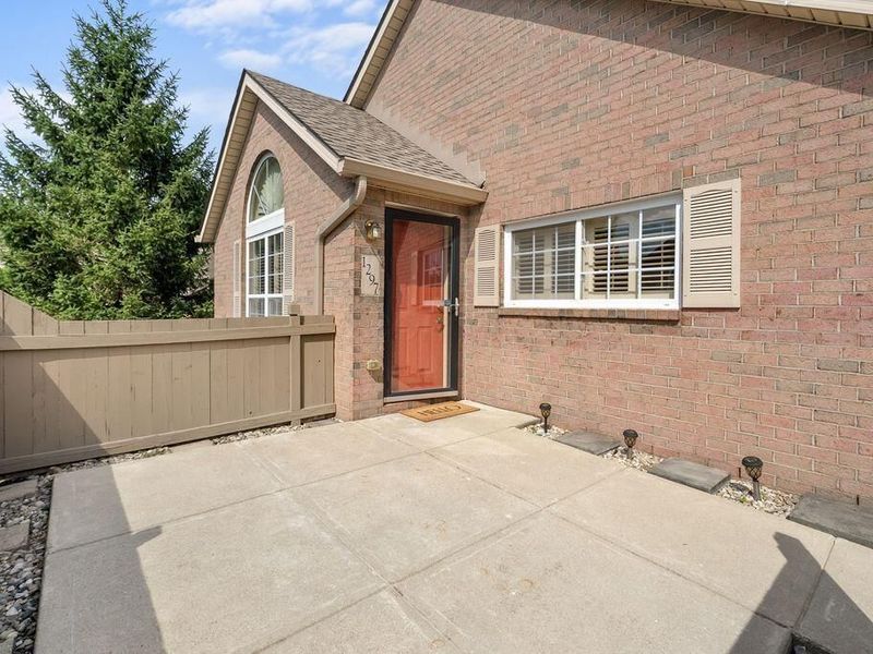 1297 Amberlea Drive E, Unit 12, Columbus, OH 43230 Photo 3