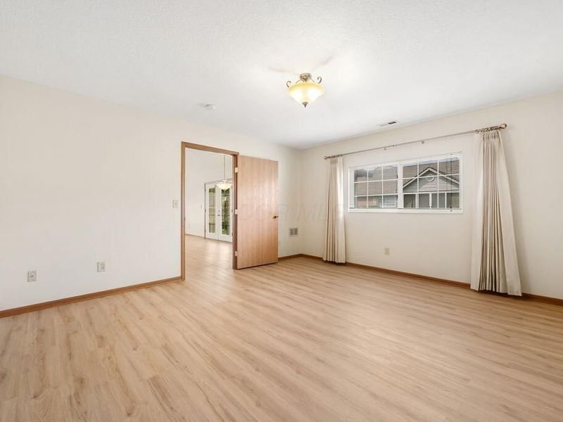 1297 Amberlea Drive E, Unit 12, Columbus, OH 43230 Photo 32