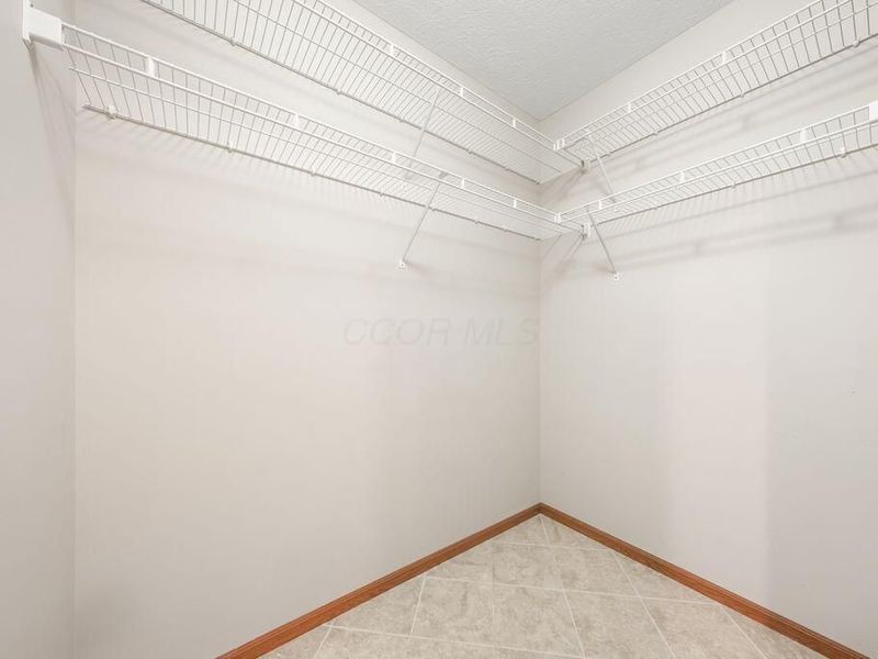 1297 Amberlea Drive E, Unit 12, Columbus, OH 43230 Photo 34