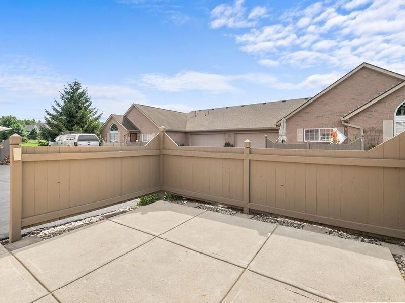 1297 Amberlea Drive E, Unit 12, Columbus, OH 43230 Photo 6
