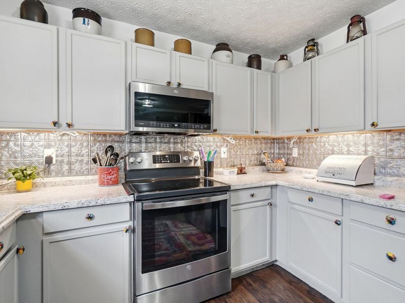 1047 Braxton Boulevard , London, OH 43140 Photo 10