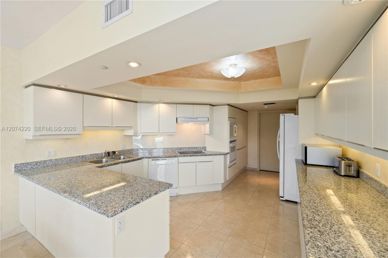7000 Island Blvd , Unit 609, Aventura, FL 33160 Photo