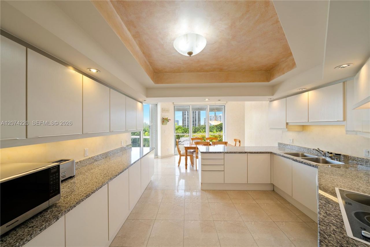 7000 Island Blvd , Unit 609, Aventura, FL 33160 Photo