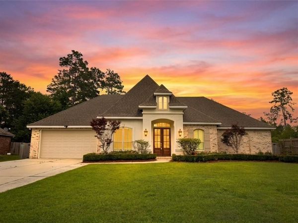 200 BELLE POINTE Drive , Madisonville, LA 70447