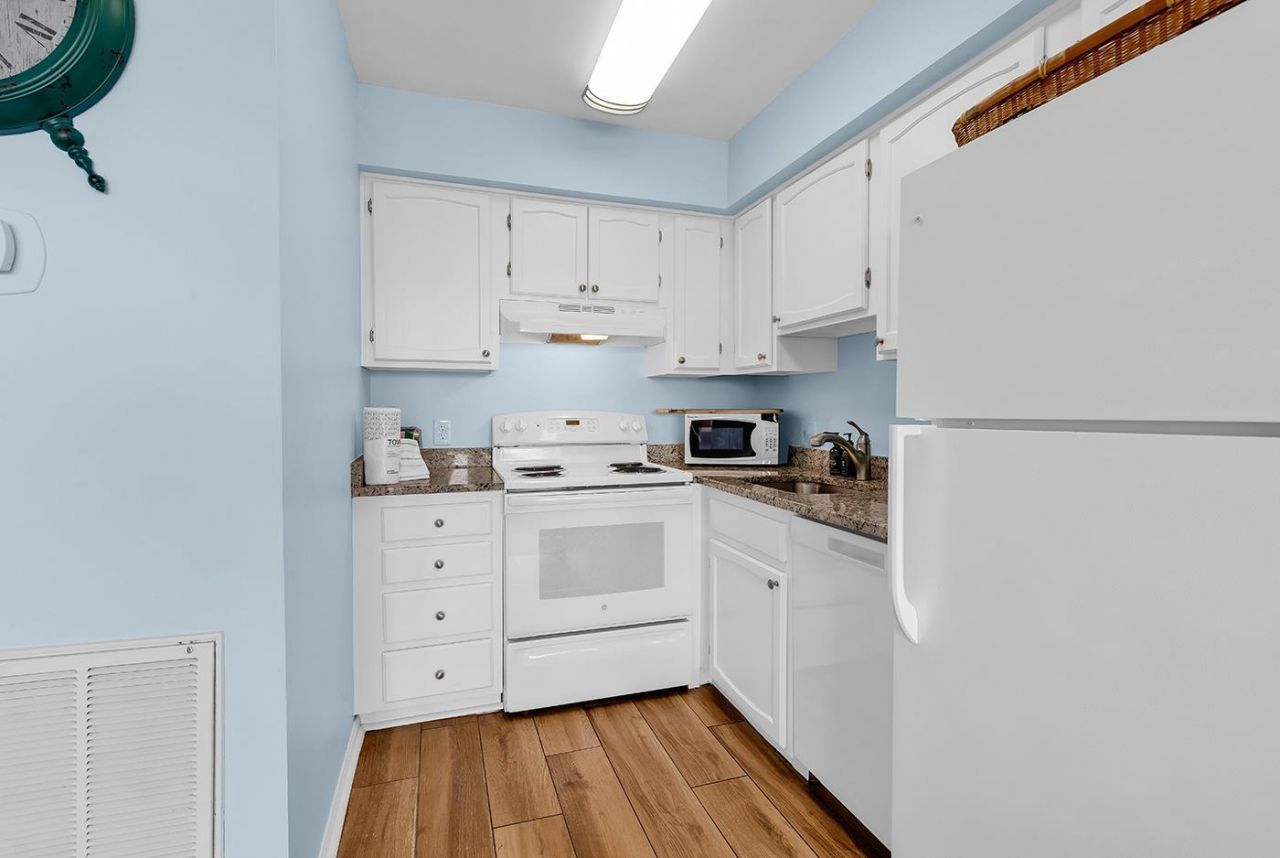 301 N Waccamaw Dr. Photo 10