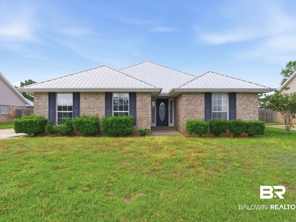 9841 Watkins Dr, Fairhope, AL 36532