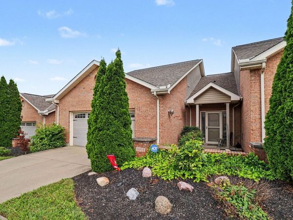1864 Quarry Oaks Drive, Florence, KY 41042