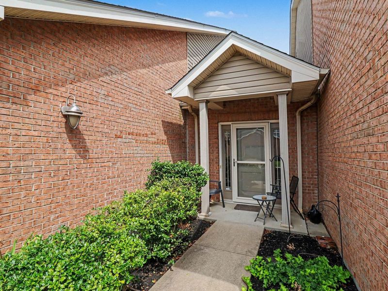 1864 Quarry Oaks Drive, Florence, KY 41042 Photo 3