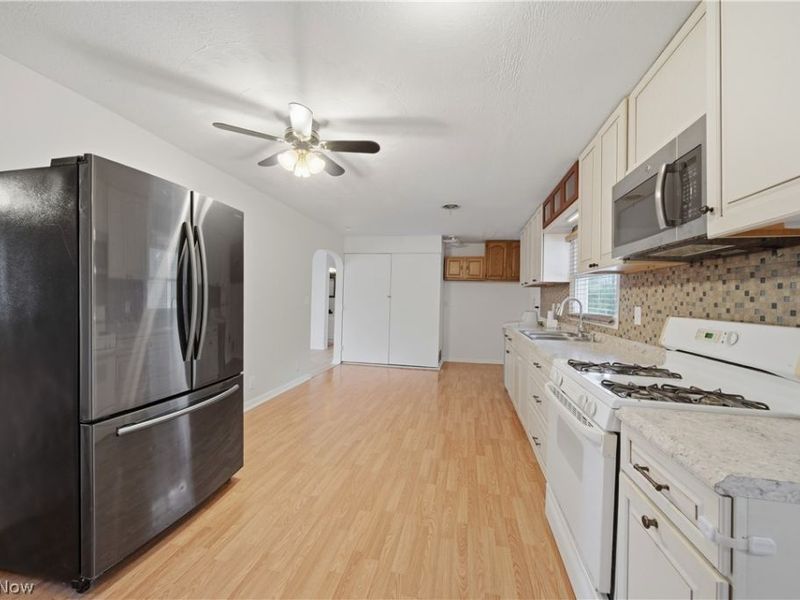 3121 3rd Street SE, Canton, OH 44707 Photo 2