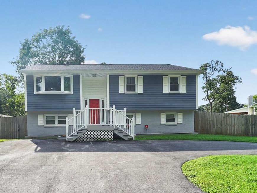 7849 Elizabeth Road, Pasadena, MD 21122 Main Photo