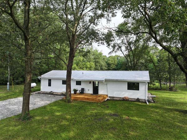 13054 W 300 N , Medaryville, IN 47957