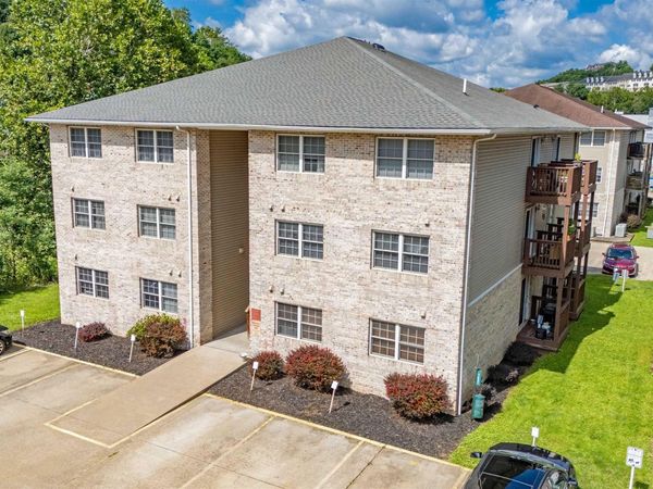 323 Creekside Drive, Morgantown, WV 26508