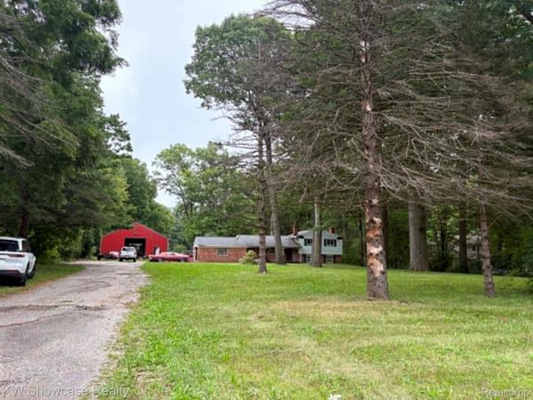 4949 Clarkston Road, Independence Township, Mi 48348