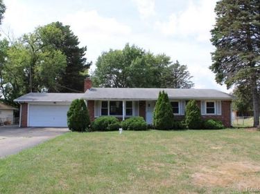 1031 Arapaho Drive, Burton, Mi 48509