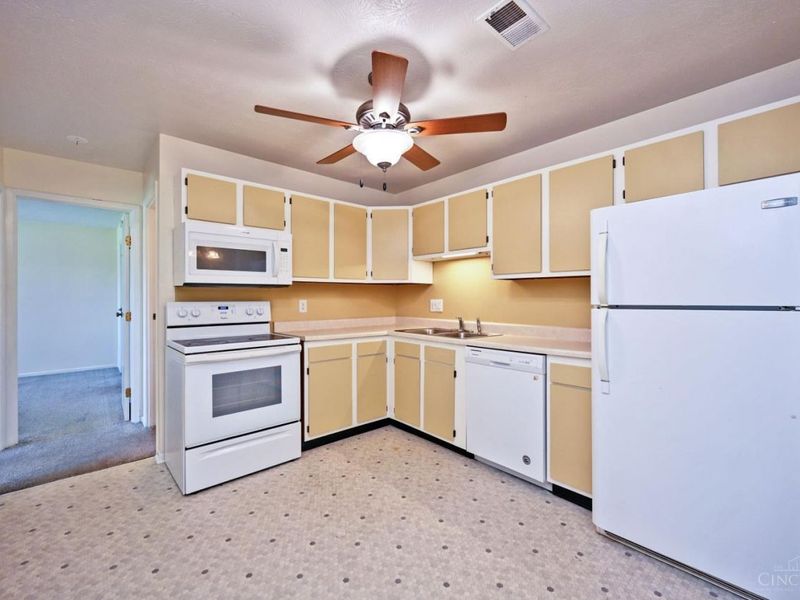 539 Davis Road, Unit 1, Pierce Township, OH 45255 Photo 13