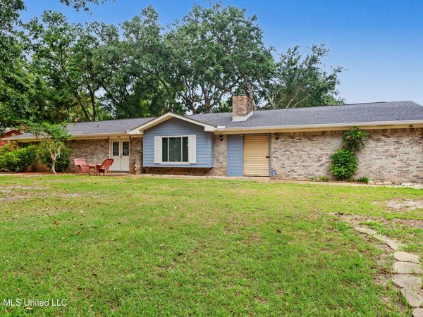 119 Muirfield Court, Ocean Springs, MS 39564