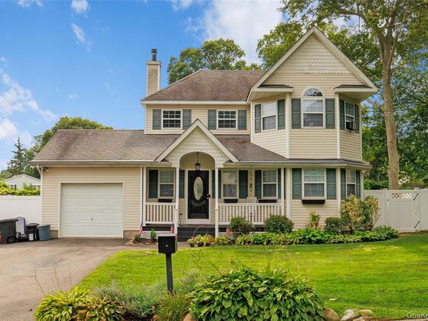 50 Washburn Street , Lake Grove, NY 11755