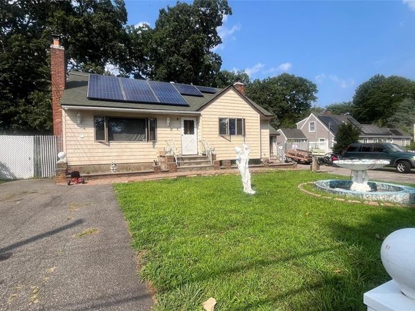 44 Lafayette Avenue , Amityville, NY 11701