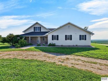 5601 Grace Lane, Lincoln, NE 68527