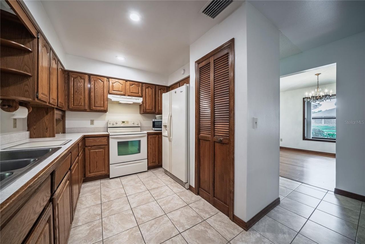 5519 Lake Mary Jess Shores Court, Orlando, FL 32839 Photo