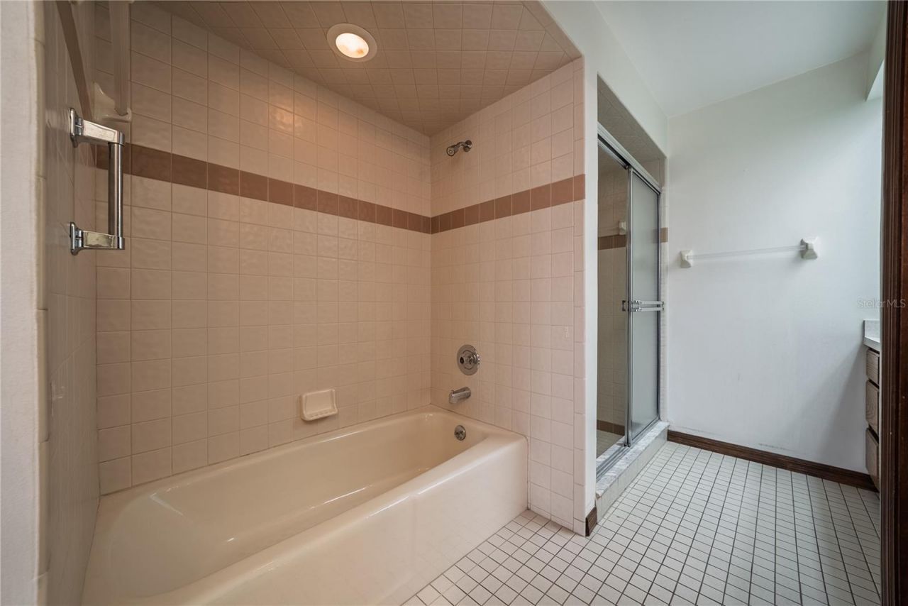 5519 Lake Mary Jess Shores Court, Orlando, FL 32839 Photo