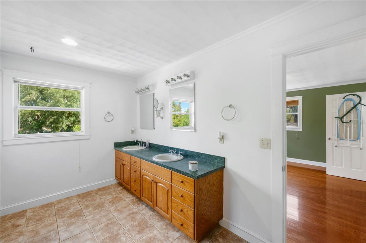 1708 Woodbine Drive , Brandon, FL 33510 Photo
