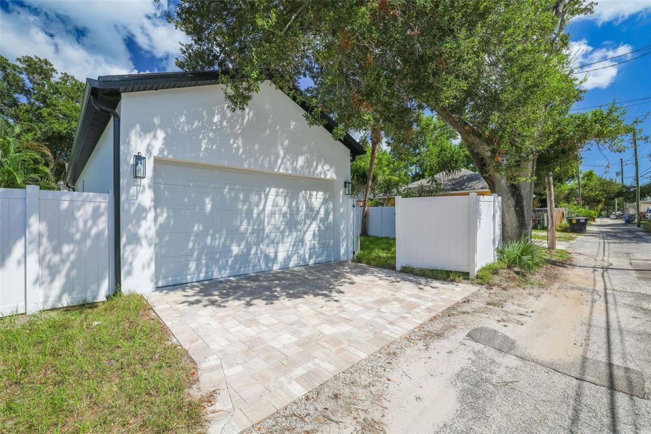 1426 15th Street N, Saint Petersburg, FL 33704 Photo