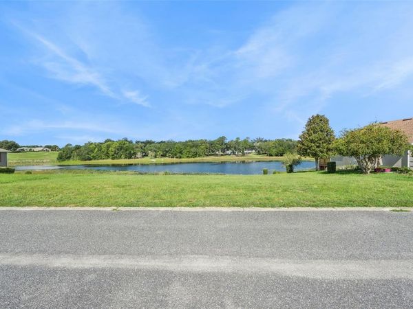 77 FAIRWAY CIRCLE , Unit 101, UMATILLA, FL 32784