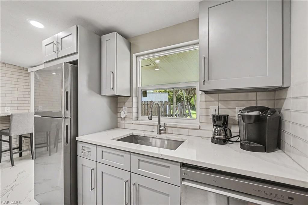 2398 Estey Ave, Naples, FL 34104 Photo