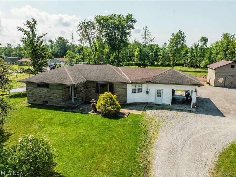 17881 Huntley Rd, Windsor, OH 44099 Photo 4