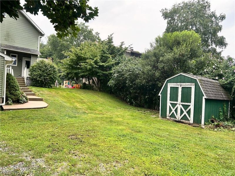 547 W Maple Street, North Canton, OH 44720 Photo 28