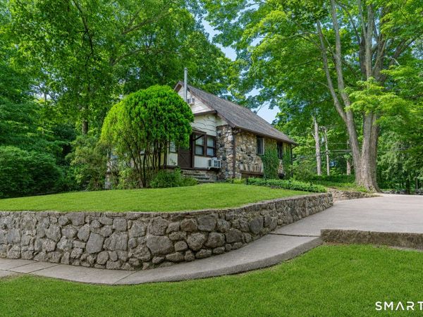 296 Bennetts Farm , Ridgefield, CT 06877
