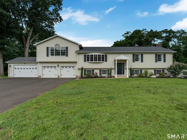 31 Stone Hedge, North Haven, CT 06473