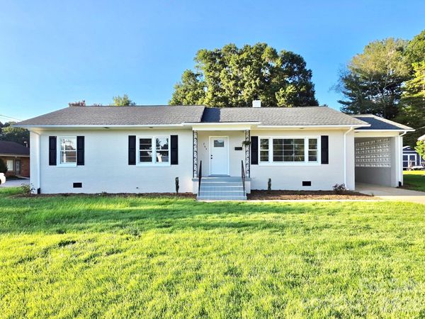264 3rd Avenue SW, Taylorsville, NC 28681