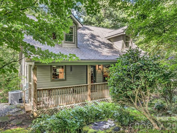 779 Thissa Way, Brevard, NC 28712