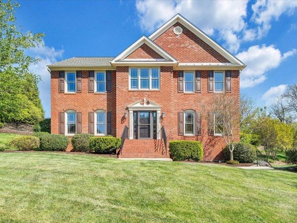 7706 Hollins Court CIR, Roanoke, VA 24019