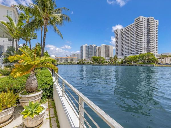 2445 Lake Pancoast Dr , Unit 4, Miami Beach, FL 33140