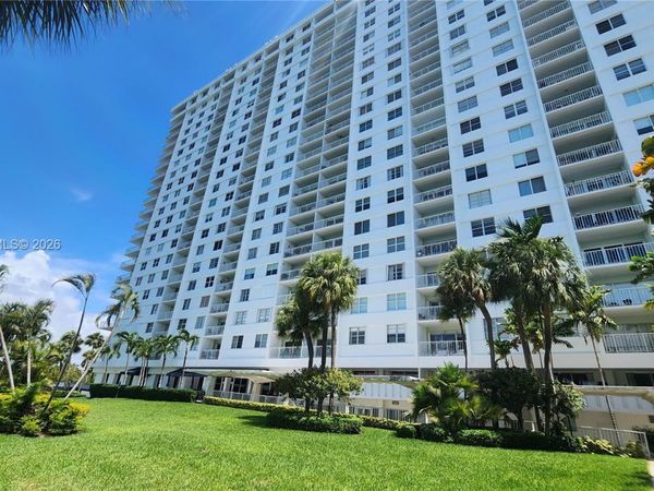500 Bayview Dr , Unit 1725, Sunny Isles Beach, FL 33160