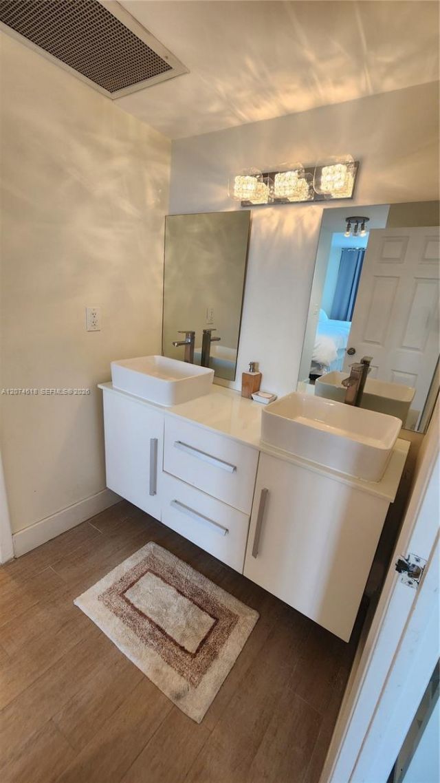 500 Bayview Dr , Unit 1725, Sunny Isles Beach, FL 33160 Photo