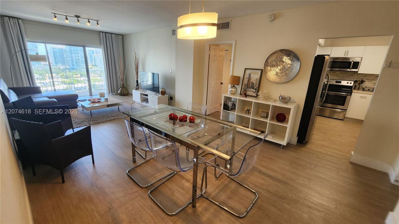 500 Bayview Dr , Unit 1725, Sunny Isles Beach, FL 33160 Photo